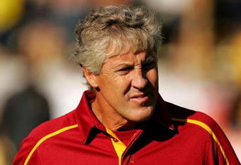 BERKELEY, CA - OCTOBER 03:  Head Coach Pete Carroll of the USC Trojans walks around the field before their game against the California Golden Bears at California Memorial Stadium on October 3, 2009 in Berkeley, California.  (Photo by Ezra Shaw/Getty Images)