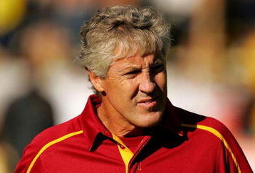 BERKELEY, CA - OCTOBER 03:  Head Coach Pete Carroll of the USC Trojans walks around the field before their game against the California Golden Bears at California Memorial Stadium on October 3, 2009 in Berkeley, California.  (Photo by Ezra Shaw/Getty Images)