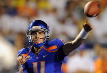 BOISE, ID - SEPTEMBER 3:  Kellen Moore #11 of Boise State throws a pass against the Oregon Ducks in first quarter of the game on September 3, 2009 at Broncos Stadium in Boise, Idaho. (Photo by Steve Dykes/Getty Images)