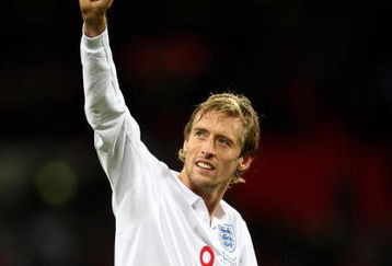 LONDON, ENGLAND - OCTOBER 14:  Peter Crouch of England celebrates at the end of the FIFA 2010 World Cup Qualifying Group 6 match between England and Belarus at Wembley Stadium on October 14, 2009 in London, England.  (Photo by Phil Cole/Getty Images)