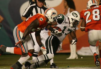 MIAMI - OCTOBER 12:  Receiver Braylon Edwards #17 of the New York Jets catches a pass against the Miami Dolphins at Land Shark Stadium on October 12, 2009 in Miami, Florida.  Miami defeated New York 31-27. (Photo by Marc Serota/Getty Images)