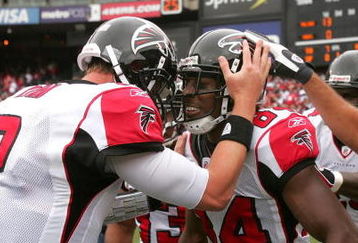 SAN FRANCISCO - OCTOBER 11:  Roddy White #84 of the Atlanta Falcons is congratulated by Matt Ryan #2 after White scored a touchdown against the San Francisco 49ers at Candlestick Park on October 11, 2009 in San Francisco, California.  (Photo by Ezra Shaw/Getty Images)