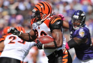 BALTIMORE - OCTOBER 11:  Cedric Benson #32 of the Cincinnati Bengals runs the ball against the Baltimore Ravens at M&T Bank Stadium on October 11, 2009 in Baltimore, Maryland. The Bengals defeated the Ravens 17-14. (Photo by Larry French/Getty Images)