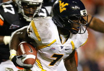 AUBURN, AL - SEPTEMBER 19:  Noel Devine #7 of the West Virginia Mountaineers against the Auburn Tigers at Jordan-Hare Stadium on September 19, 2009 in Auburn, Alabama.  (Photo by Kevin C. Cox/Getty Images)