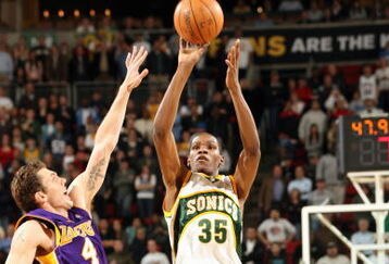 SEATTLE - JANUARY 14:  Kevin Durant #35 of the Seattle SuperSonics shoots the outside jump shot against Luke Walton #4 of the Los Angeles Lakers during the game at Key Arena on January 14, 2008 in Seattle, Washington.  The Lakers won 123-121.  NOTE TO USER: User expressly acknowledges and agrees that, by downloading and/or using this Photograph, user is consenting to the terms and conditions of the Getty Images License Agreement. (Photo by Otto Greule Jr/Getty Images)