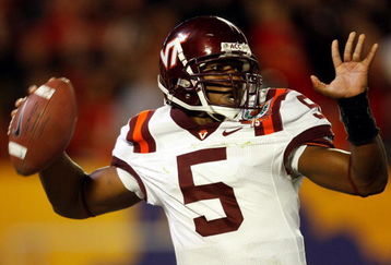 MIAMI - JANUARY 01:  Tyrod Taylor #5 of the Virginia Tech Hokies passes during the FedEx Orange Bowl against the Cincinnati Bearcats at Dolphin Stadium on January 1, 2009 in Miami, Florida.  (Photo by Streeter Lecka/Getty Images)