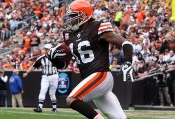 CLEVELAND - OCTOBER 04:  Joshua Cribbs #16 of the Cincinnati Bengals runs the ball against the Cleveland Browns during their game at Cleveland Browns Stadium on October 4, 2009 in Cleveland, Ohio. The Bengals defeated the Browns 23-20 in overtime.  (Photo by Jim McIsaac/Getty Images)