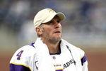DETROIT - SEPTEMBER 20:  Quarterbck Brett Favre #4 of the Minnesota Vikings looks on during the game with the Detroit Lions at Ford Field on September 20, 2009 in Detroit, Michigan. The Vikings won 27-13.  (Photo by Stephen Dunn/Getty Images)