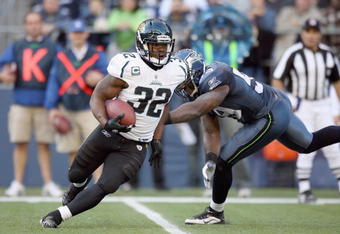 SEATTLE - OCTOBER 11:  Maurice Jones -Drew #32 of the Jacksonville Jaguars carries the ball during the game against the Seattle Seahawks on October 11, 2009 at Qwest Field in Seattle, Washington.The Seahawks defeated the Jaguars 41-0.  (Photo by Otto Greule Jr/Getty Images)    