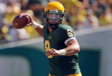EUGENE, OR - SEPTEMBER 26: Quarterback Jeremiah Masoli #8 of the Oregon Ducks sets to throw a pass in the third quarter of the game against the California Bears at Autzen Stadium on September 26, 2009 in Eugene, Oregon. Oregon won the game 42-3. (Photo by Steve Dykes/Getty Images)