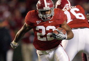 TUSCALOOSA, AL - NOVEMBER 15:  Mark Ingram #22 of the Alabama Crimson Tide carries the ball during the game against the Mississippi State Bulldogs at Bryant-Denny Stadium on November 15, 2008 in Tuscaloosa, Alabama.  (Photo by Kevin C. Cox/Getty Images)