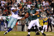 PHILADELPHIA - DECEMBER 28: Donovan McNabb #5 of the Philadelphia Eagles throws a pass against the Dallas Cowboys on December 28, 2008 at Lincoln Financial Field in Philadelphia, Pennsylvania. (Photo by Jim McIsaac/Getty Images)