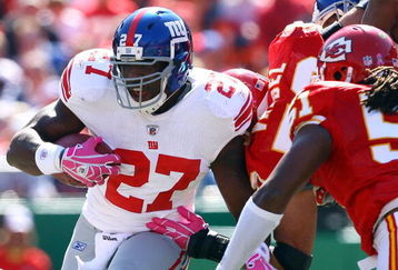 KANSAS CITY, MO - OCTOBER 04:  Running back Brandon Jacobs #27 of the New York Giants carries the ball during the game against the Kansas City Chiefs on October 4, 2009 at Arrowhead Stadium in Kansas City, Missouri.  (Photo by Jamie Squire/Getty Images)
