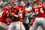 PHILADELPHIA - SEPTEMBER 27:  Matt Cassel #7 of the Kansas City Chiefs looks to pass  against the  Philadelphia Eagles against the Kansas City Chiefs on September 27, 2009 at Lincoln Financial Field in Philadelphia, Pennsylvania.  (Photo by Chris McGrath/Getty Images)