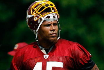 ASHBURN, VA - JULY 30:  Running back Mike Sellers #45 of the Washington Redskins practices during drills on opening day of training camp July 30, 2009 in Ashburn, Virginia.  (Photo by Win McNamee/Getty Images)