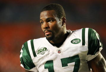 MIAMI - OCTOBER 12:  Wide receiver Braylon Edwards #17 of the New York Jets goes through pre-game warm-up before taking on the Miami Dolphins at Land Shark Stadium on October 12, 2009 in Miami, Florida. The Dolphins defeated the Jets 31-27.  (Photo by Doug Benc/Getty Images)