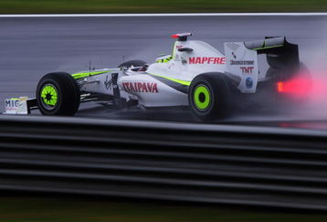 SAO PAULO, BRAZIL - OCTOBER 17:  Jenson Button of Great Britain and Brawn GP drives during qualifying for the Brazilian Formula One Grand Prix at the Interlagos Circuit on October 17, 2009 in Sao Paulo, Brazil.  (Photo by Clive Mason/Getty Images)