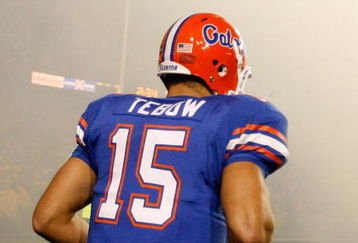 BATON ROUGE, LA - OCTOBER 10:  Quarterback Tim Tebow #15 of the Florida Gators runs onto the field to face the Louisiana State University Tigers at Tiger Stadium on October 10, 2009 in Baton Rouge, Louisiana.  (Photo by Kevin C. Cox/Getty Images)