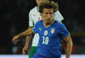 TURIN, ITALY - SEPTEMBER 09:  Andrea Pirlo of Italy in action during the FIFA 2010 World Cup Qualifying Group 8 match between Italy and Bulgaria at Olimpico Stadium on September 9, 2009 in Turin, Italy.  (Photo by Valerio Pennicino/Getty Images)