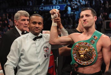 NOTTINGHAM, ENGLAND - OCTOBER 17:  Carl Froch retains his title against Andre Dirrell during their WBC Super Middleweight fight on October 17, 2009 at Trent FM Arena in Nottingham, England.  (Photo by John Gichigi/Getty Images)