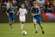 CARSON, CA - AUGUST 15:  Osvaldo Alonso #6 of the Seattle Sounders FC runs with the ball against the Los Angeles Galaxy at the Home Depot Center on August 15, 2009 in Carson, California. Sounders FC defeated the Galaxy 2-0.  (Photo by Jeff Gross/Getty Images)
