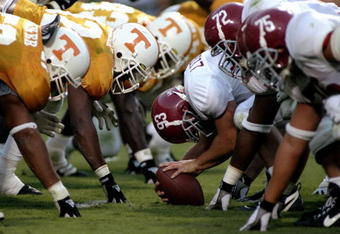 24 Oct 1998: Bradley Ledbetter #93 of the Alabama Crimson Tide prepares to snap the ball during a game against the Tennessee Volunteers at the Neyland Stadium in Knoxville, Tennessee. The Volunteers defeated the Crimson Tide 35-18.