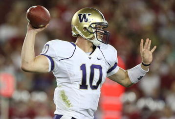 PALO ALTO, CA - SEPTEMBER 26:  Quarterback Jake Locker #10 of the Washington Huskies in action against the Stanford Cardinal at Stanford Stadium on September 26, 2009 in Palo Alto, California.  (Photo by Jed Jacobsohn/Getty Images)