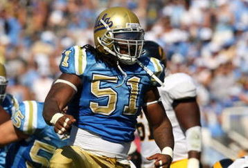 PASADENA, CA - OCTOBER 17: Linebacker Reggie Carter #51 of the UCLA Bruins celebrates after making a tackle against the California Golden Bears on October 17, 2009 at the Rose Bowl in Pasadena, California.   Cal won 45-26.  (Photo by Stephen Dunn/Getty Images)