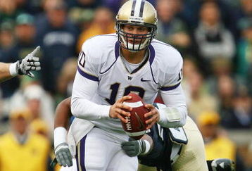 SOUTH BEND, IN - OCTOBER 03: Jake Locker #10 of the Washington Huskies breaks away from a  Notre Dame Fighting Irish tackler on October 3, 2009 at Notre Dame Stadium in South Bend, Indiana. Notre Dame defeated Washington 37-30. (Photo by Jonathan Daniel/Getty Images)