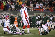 EAST RUTHERFORD, NJ - OCTOBER 18: Rian Lindell #9 of the Buffalo Bills misses a field goal in the final seconds against the New York Jets 16-13 on October 18, 2009 at Giants Stadium in East Rutherford, New Jersey. (Photo by Al Bello/Getty Images)