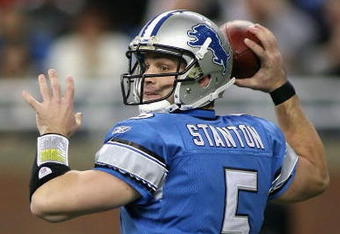 DETROIT - NOVEMBER 23:  Quarterback Drew Stanton #5 of the Detroit Lions drops back to pass against the Tampa Bay Buccaneers during the NFL game at Ford Field on November 23, 2008 in Detroit, Michigan.  The Buccaneers defeated the Lions 38-20.  (Photo by Christian Petersen/Getty Images)
