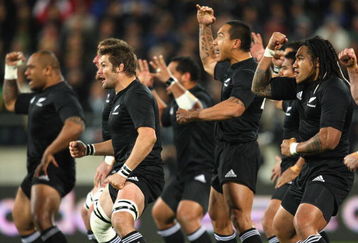 WELLINGTON, NEW ZEALAND - SEPTEMBER 19:  All Blacks captain Richie McCaw and team mates perform a Haka before the 2009 Tri Nations series Bledisloe Cup match between the New Zealand All Blacks and the Australian Wallabies at Westpac Stadium on September 19, 2009 in Wellington, New Zealand.  (Photo by Cameron Spencer/Getty Images)