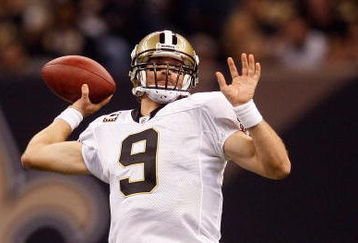 NEW ORLEANS - OCTOBER 18:  Drew Brees #9 of the New Orleans Saints throws a pass against the New York Giants at the Louisiana Superdome on October 18, 2009 in New Orleans, Louisiana.  The Saints defeated the Giants 48-27.  (Photo by Chris Graythen/Getty Images)