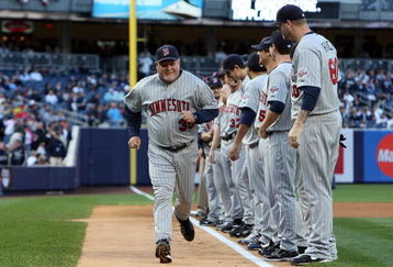 NEW YORK - OCTOBER 07:  Manager Ron Gardenhire #35 of the Minnesota Twins is introduced before Game One of the ALDS against the New York Yankees during the 2009 MLB Playoffs at Yankee Stadium on October 7, 2009 in the Bronx borough of New York City.  (Photo by Jim McIsaac/Getty Images)