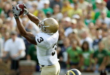 ANN ARBOR, MI - SEPTEMBER 12:  Wide reciever Michael Floyd #3 of Notre Dame catches a pass early in the second half against Michigan at Michigan Stadium on September 12, 2009 in Ann Arbor, Michigan.  (Photo by Domenic Centofanti/Getty Images)