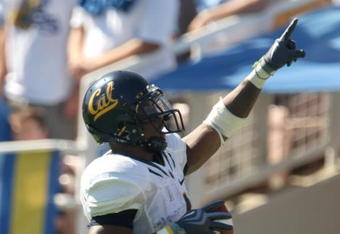PASADENA, CA - OCTOBER 17:  Running back Jahvid Best #4 of the California Golden Bears celebrates as he scores on a 51 yard touchdown reception against  the UCLA Bruins  on October 17, 2009 at the Rose Bowl in Pasadena, California.  (Photo by Stephen Dunn/Getty Images)