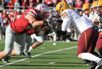 Coug_offense_devil_defense_feature