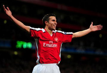 LONDON, ENGLAND - SEPTEMBER 29:  Robin van Persie of Arsenal celebrates after he scored the first goal during the UEFA Champions League Group H match between Arsenal and Olympiakos at the Emirates Stadium on September 29, 2009 in London, England.  (Photo by Mike Hewitt/Getty Images)