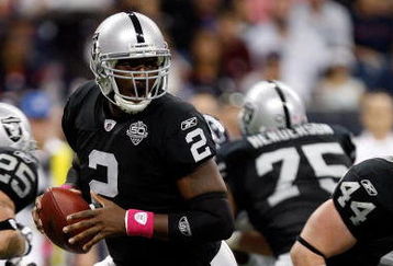 HOUSTON - OCTOBER 04:  Quarterback JaMarcus Russell #2 of the Oakland Raiders at Reliant Stadium on October 4, 2009 in Houston, Texas.  (Photo by Ronald Martinez/Getty Images)