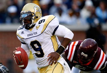 ATLANTA - OCTOBER 17:  Quarterback Josh Nesbitt #9 of the Georgia Tech Yellow Jackets rushes upfield against the Virginia Tech Hokies at Bobby Dodd Stadium on October 17, 2009 in Atlanta, Georgia.  (Photo by Kevin C. Cox/Getty Images)