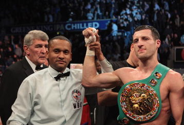 NOTTINGHAM, ENGLAND - OCTOBER 17:  Carl Froch retains his title against Andre Dirrell during their WBC Super Middleweight fight on October 17, 2009 at Trent FM Arena in Nottingham, England.  (Photo by John Gichigi/Getty Images)