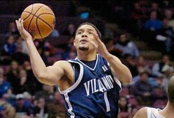 Scottie-layup_feature