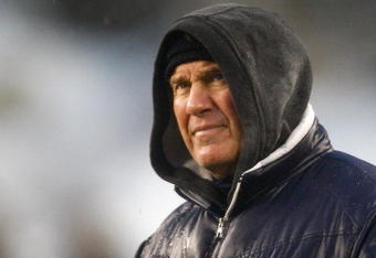 FOXBORO, MA - DECEMBER 21: Coach Bill Belichick of the New England Patriots watches the finals moments of a win against the Arizona Cardinals at Gillette Stadium on December 21, 2008 in Foxboro, Massachusetts. The Patriots won 47-7. (Photo by Jim Rogash/Getty Images)