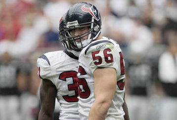 HOUSTON - OCTOBER 04:  Linebacker Brian Cushing #56 of the Houston Texans looks back at tight-end Zach Miller of her Oakland Raiders after delivering a hard hit in the fourth quarter at Reliant Stadium on October 4, 2009 in Houston, Texas.  (Photo by Bob Levey/Getty Images)