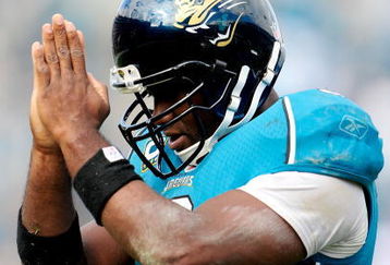 JACKSONVILLE, FL - OCTOBER 18: David Garrard #9 of the Jacksonville Jaguars celebrates a touchdown against the St. Louis Rams at the Jacksonville Municipal Stadium on October 18, 2009 in Jacksonville, Florida. (Photo by Sam Greenwood/Getty Images)