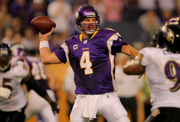 MINNEAPOLIS - OCTOBER 18:  Quarterback Brett Favre #4 of the Minnesota Vikings prepares to deliver a pass against the Baltimore Ravens during NFL action at Hubert H. Humphrey Metrodome on October 18, 2009 in Minneapolis, Minnesota. Te Vikings defeated the Ravens 33-31.  (Photo by Doug Pensinger/Getty Images)