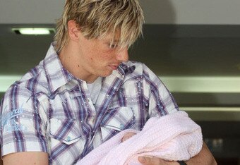 Fernando-torres-and_baby_girl_crop_340x234