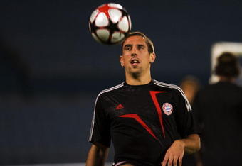 RAMAT GAN, ISRAEL - SEPTEMBER 14: (ISRAEL OUT) Franck Ribery of Bayern Munich controls the ball during a training session ahead of their Champions League match against Macabi Haifa on September 14, 2009 in Ramat Gan, Israel.  (Photo by Uriel Sinai/Getty Images)