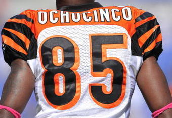 BALTIMORE - OCTOBER 11:  Chad Ochocinco #85 of the Cincinnati Bengals warms up before the game against the Baltimore Ravens at M&T Bank Stadium on October 11, 2009 in Baltimore, Maryland. The Bengals defeated the Ravens 17-14. (Photo by Larry French/Getty Images)