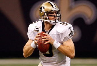 NEW ORLEANS - OCTOBER 18:  Drew Brees #9 of the New Orleans Saints throws a pass against the New York Giants at the Louisiana Superdome on October 18, 2009 in New Orleans, Louisiana.  The Saints defeated the Giants 48-27.  (Photo by Chris Graythen/Getty Images)